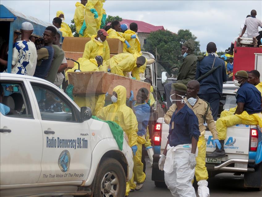 Sierra Leone'deki sel ve toprak kaymalarında hayatını kaybedenlerin cenaze töreni