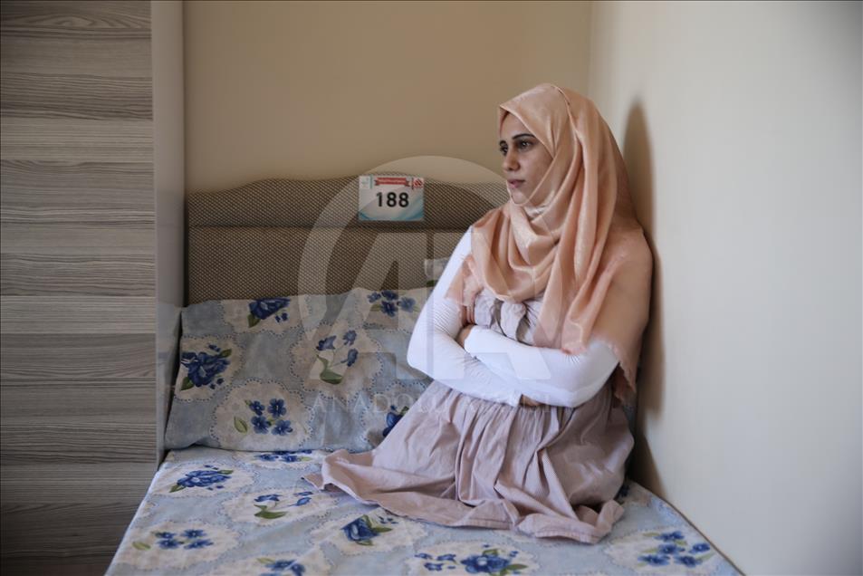 A war victim Syrian woman's dream of walking  
