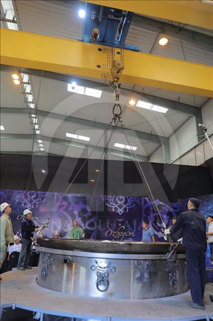 Ouzbékistan: Préparation d’un plat géant de Plov de 6 tonnes