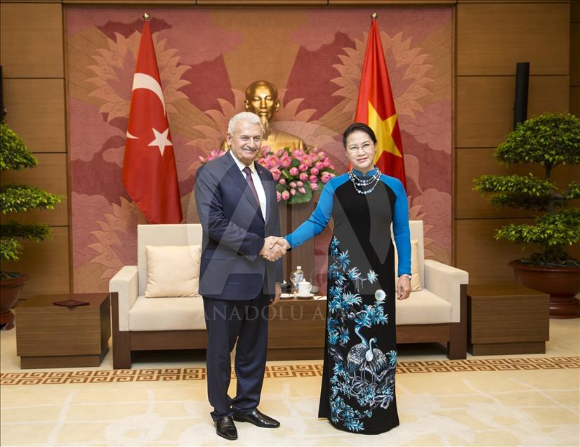 Le PM turc s’entretient avec la présidente de l'Assemblée vietnamienne à Hanoï	