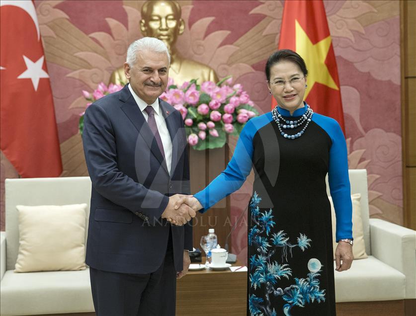 Le PM turc s’entretient avec la présidente de l'Assemblée vietnamienne à Hanoï	
