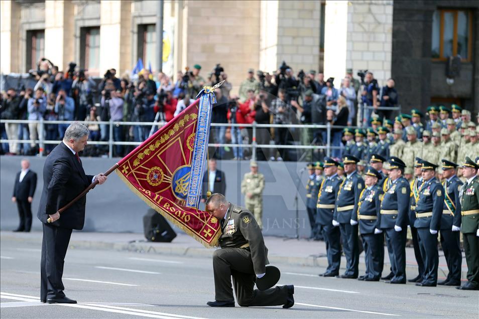 Киев исходит из мирного пути возвращения Донбасса и Крыма
