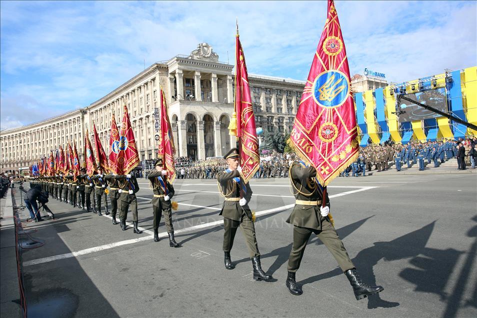 Киев исходит из мирного пути возвращения Донбасса и Крыма
