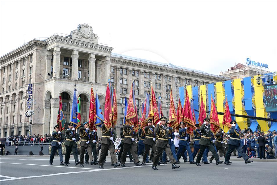 Киев исходит из мирного пути возвращения Донбасса и Крыма
