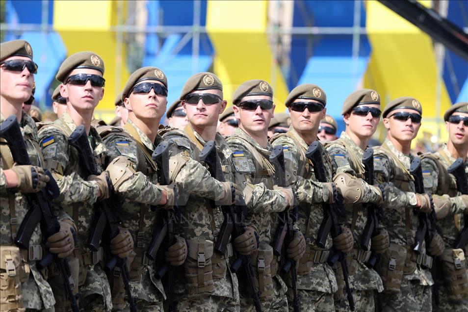 Киев исходит из мирного пути возвращения Донбасса и Крыма
