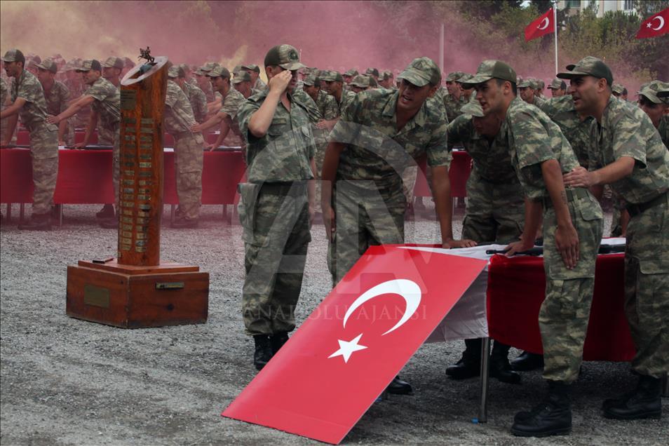 Acemi askerler yemin etti