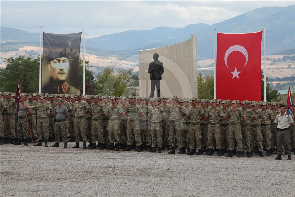 Acemi askerler yemin etti