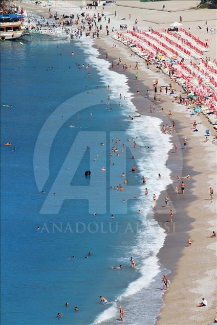 Güney Ege'de sahiller ve tesisler doldu
