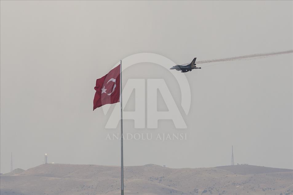 SOLOTÜRK Ankara semalarında uçtu