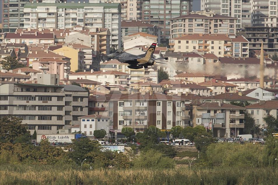SOLOTÜRK Ankara semalarında uçtu