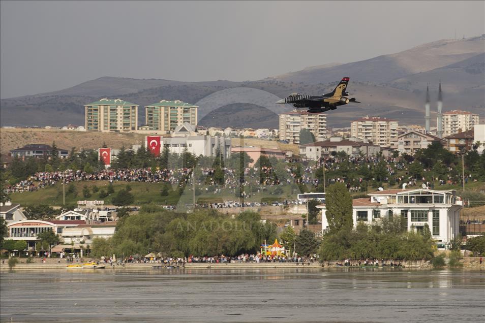 SOLOTÜRK Ankara semalarında uçtu