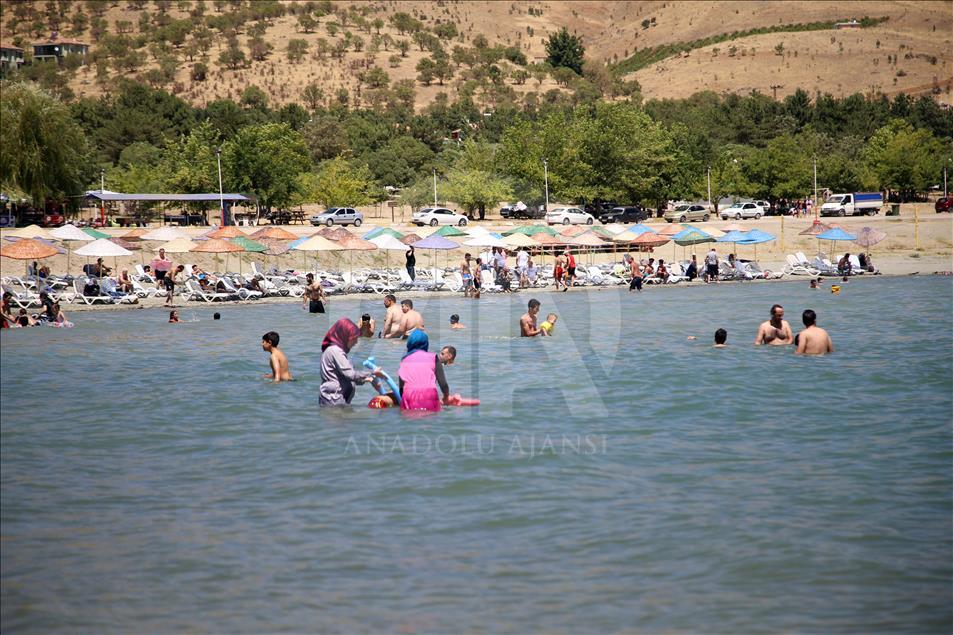 Le lac Hazar de Turquie : "Nage comme si tu étais en mer Méditerranée "
