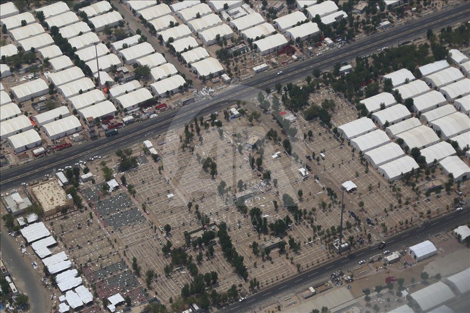 Arafat'taki hacı çadırları sökülüyor