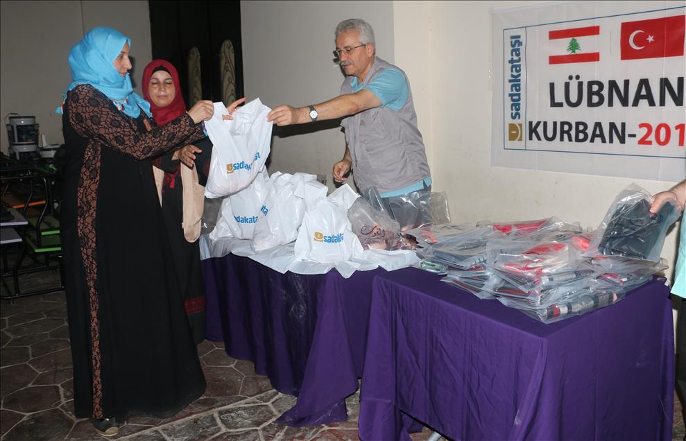 Sadakataşı Derneği Lübnan'da Filistinli mültecileri sevindirdi