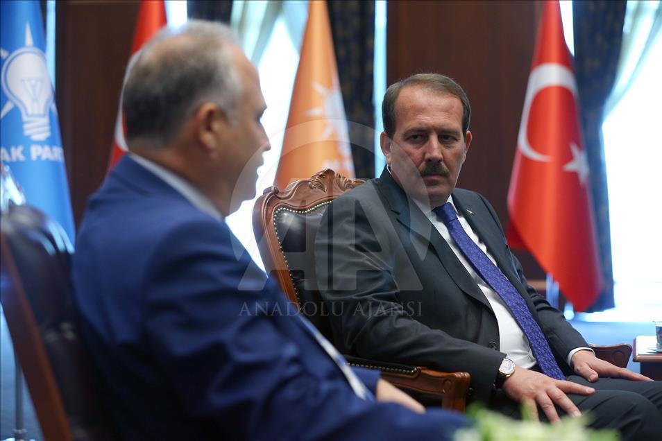 Siyasi partilerde bayramlaşma