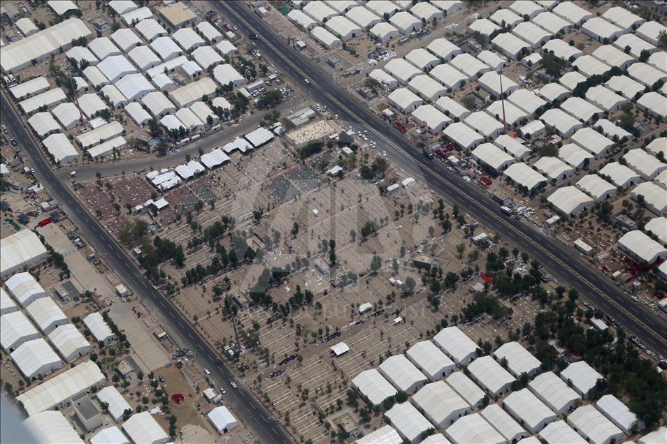 Arafat'taki hacı çadırları sökülüyor