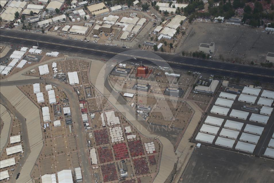 Arafat'taki hacı çadırları sökülüyor