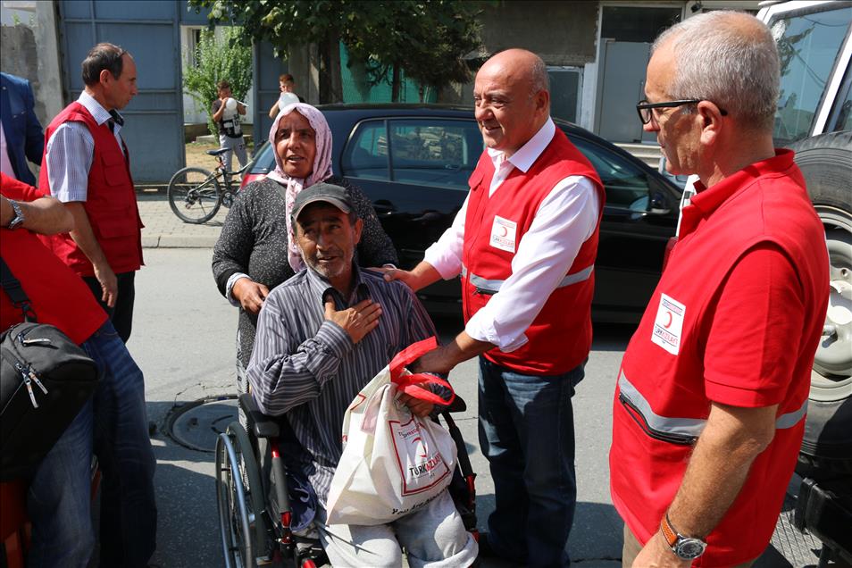 Türk Kızılayı'nın Kosova ve Arnavutluk'ta kurban organizasyonu
