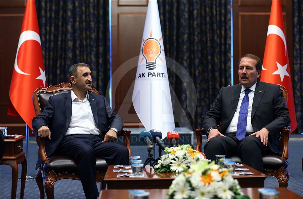 Siyasi partilerde bayramlaşma