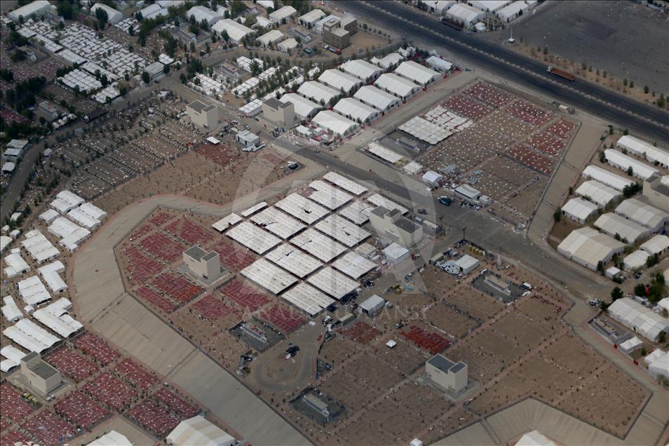 Arafat'taki hacı çadırları sökülüyor