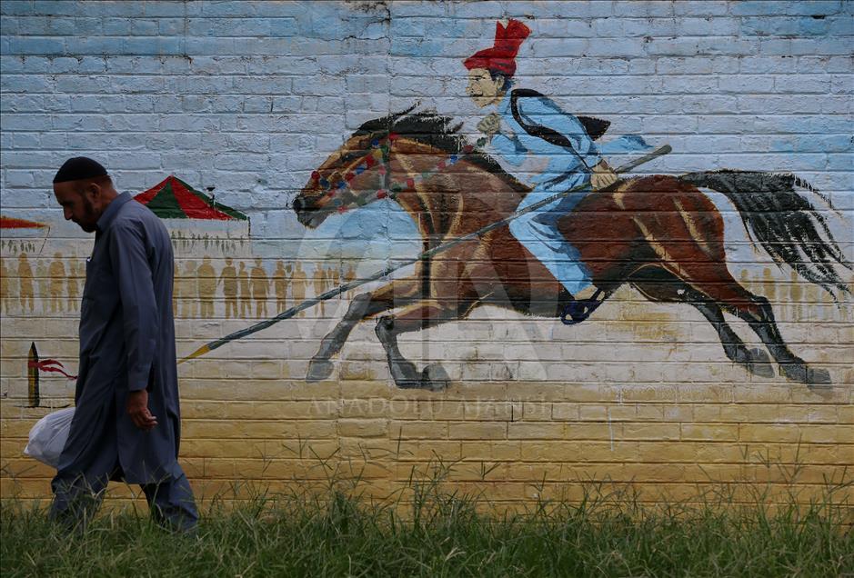 Mural paintings on a wall in Islamabad Anadolu Ajansı