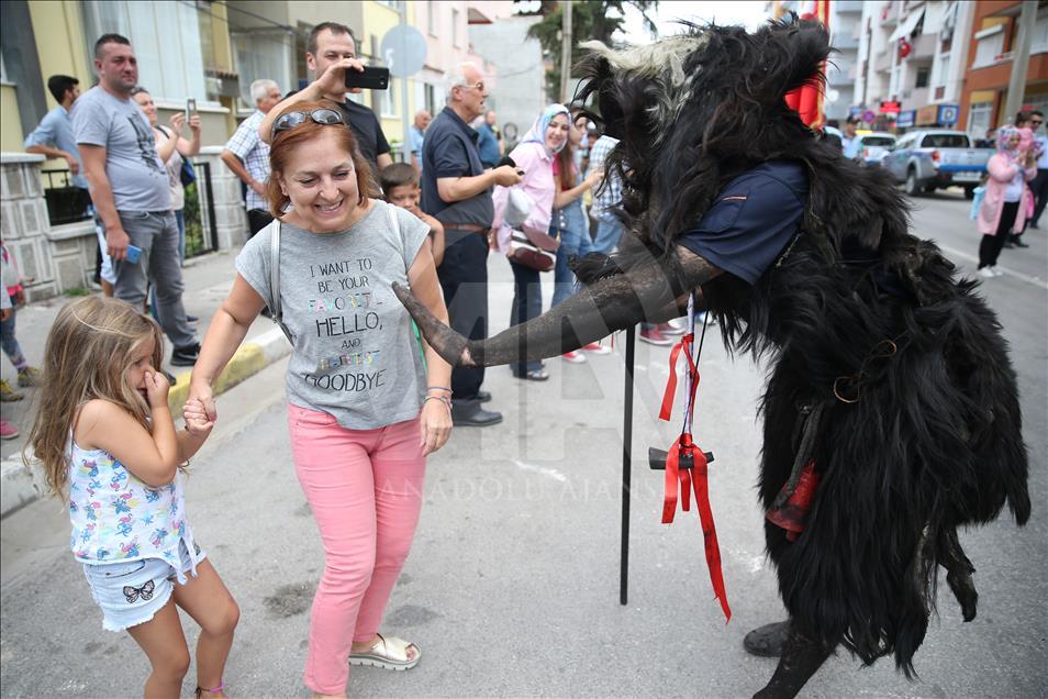Kop erkaklar anusga kiradilar