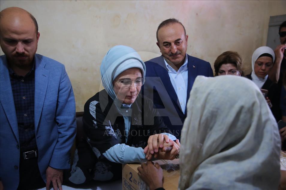 Turkish First Lady Emine Erdogan visits Rohingya Muslims in Bangladesh ...