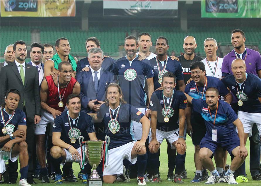 Futbolun efsane isimleri Irak'ta sahaya çıktı