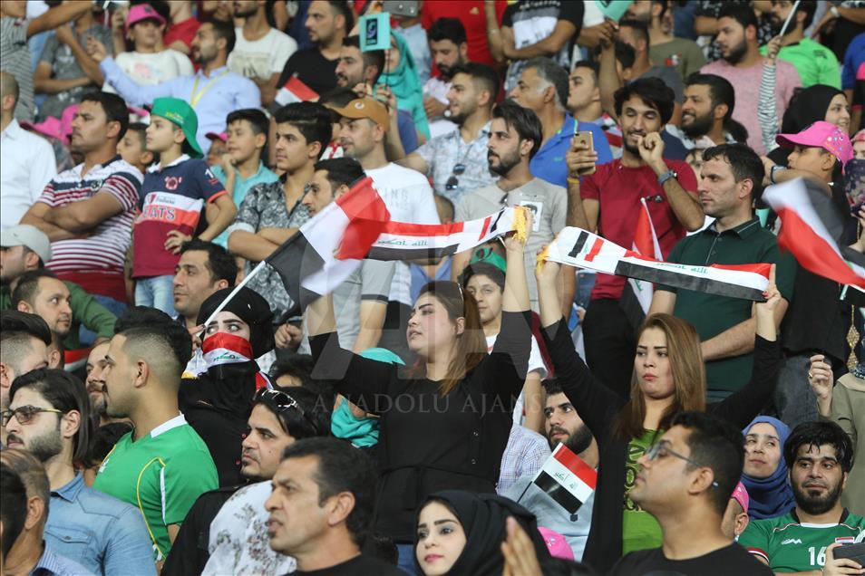 Futbolun efsane isimleri Irak'ta sahaya çıktı