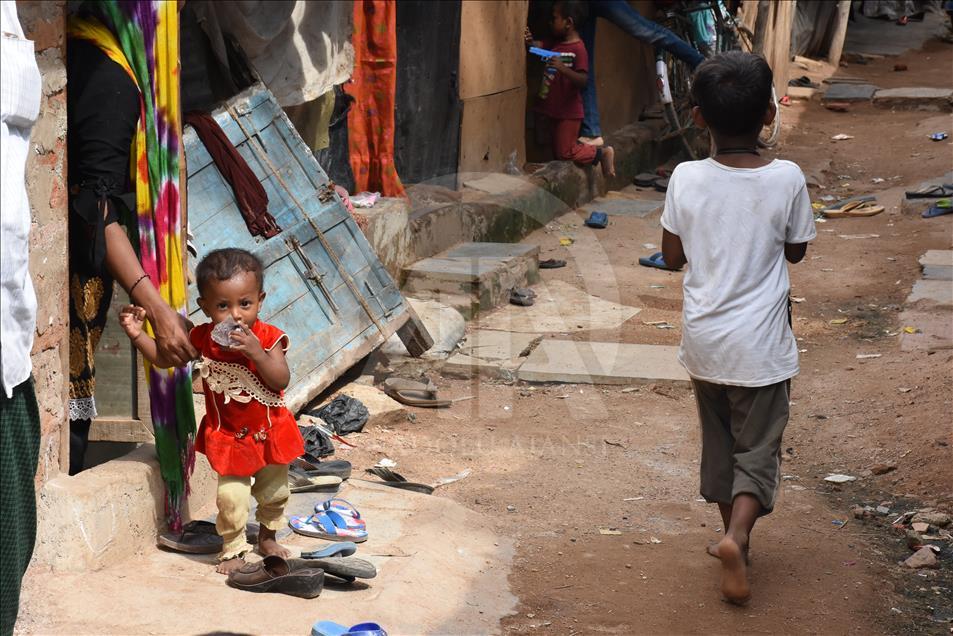 Мусульмане Мьянмы живут в трудных условиях в лагерях беженцев в Индии