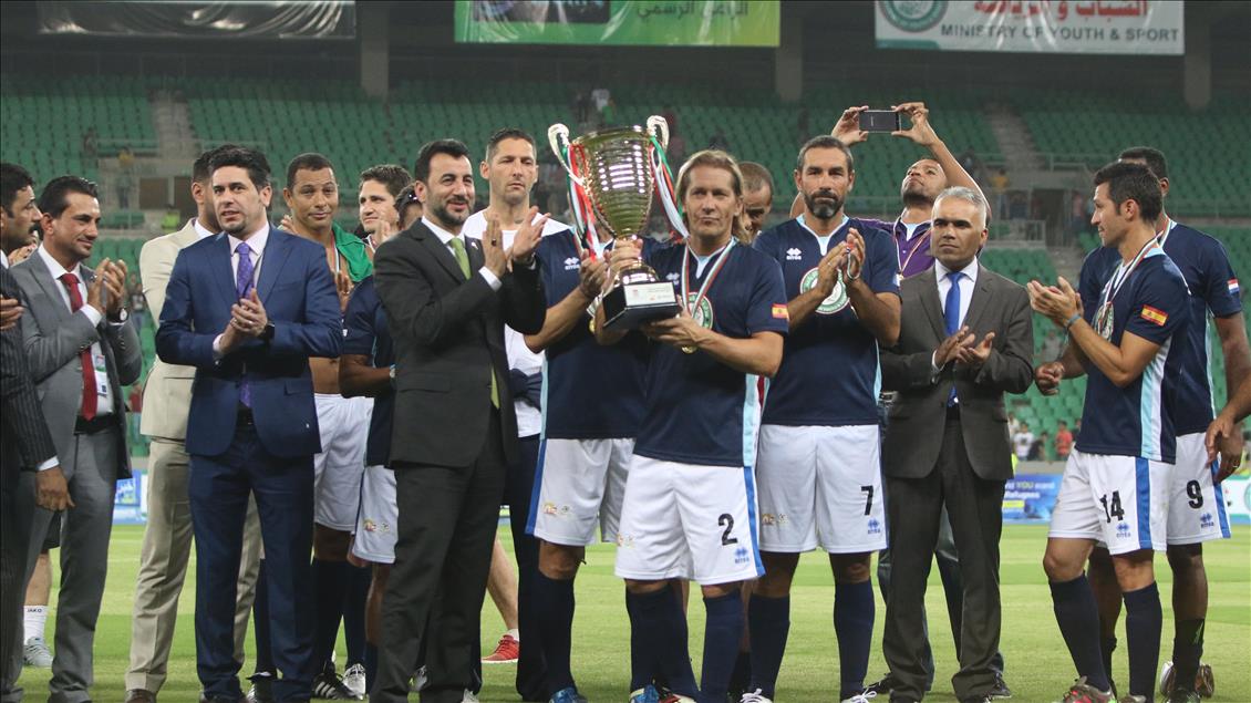 Futbolun efsane isimleri Irak'ta sahaya çıktı