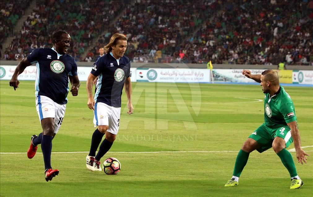 Futbolun efsane isimleri Irak'ta sahaya çıktı