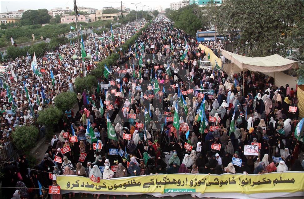 В Пакистане прошла акция в поддержку араканских мусульман