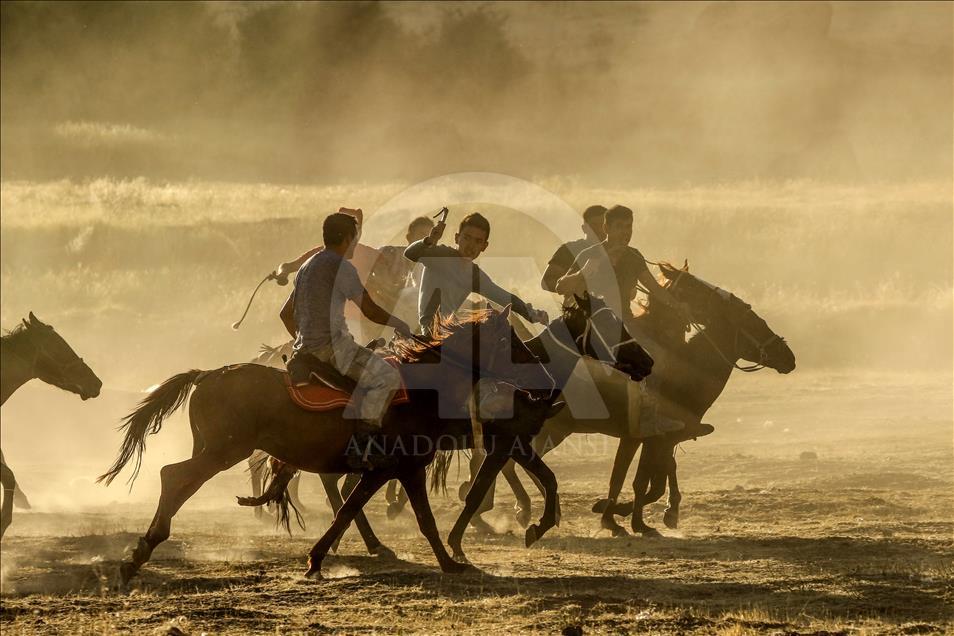 Kyrgyz Turks playing Buzkashi