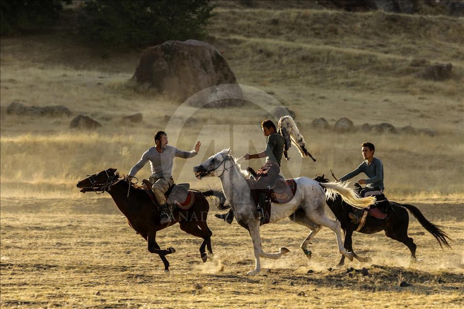 Kyrgyz Turks playing Buzkashi