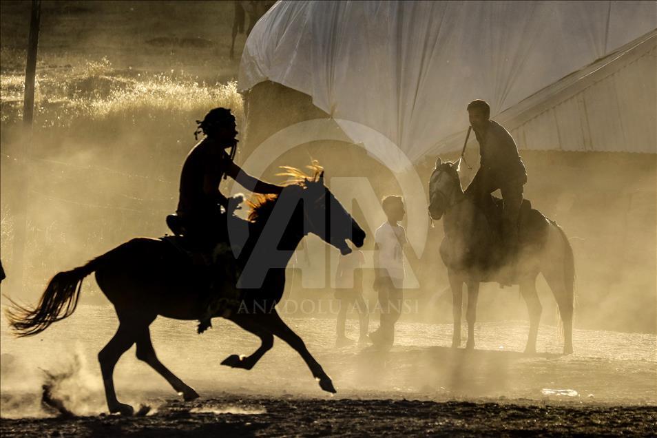 Kyrgyz Turks playing Buzkashi