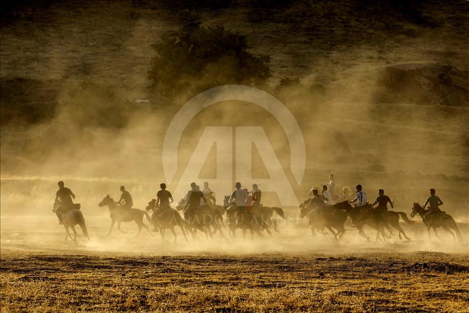 Kyrgyz Turks playing Buzkashi