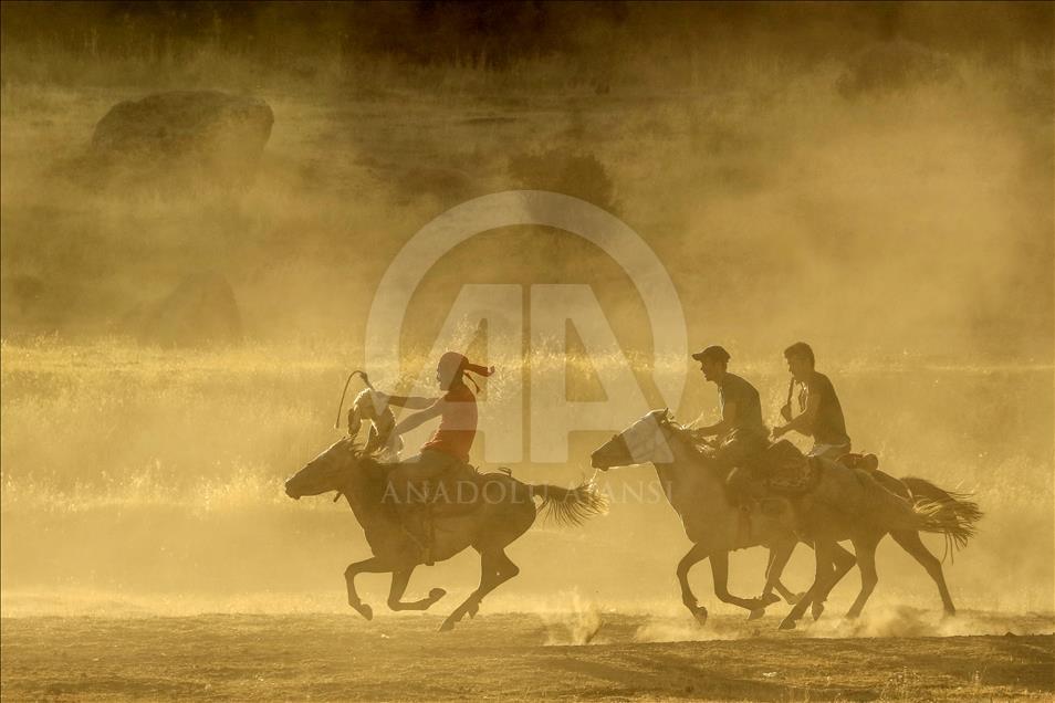 Kyrgyz Turks playing Buzkashi