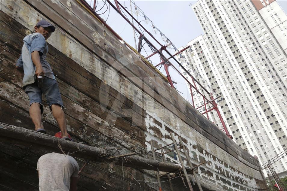 Denyut pekerja bengkel kapal Muara Angke