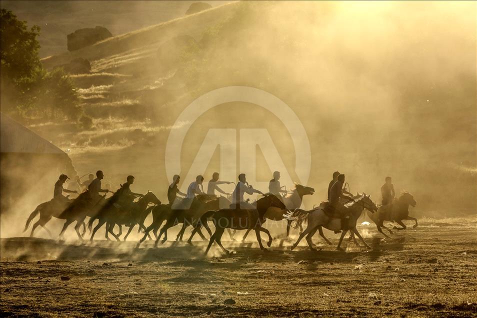 Kyrgyz Turks playing Buzkashi