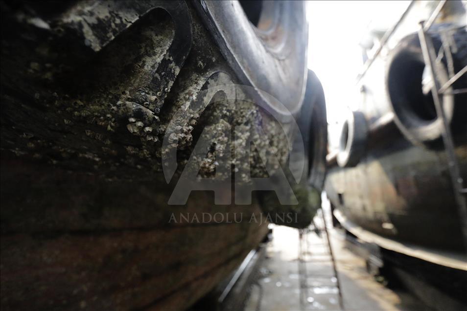 Denyut pekerja bengkel kapal Muara Angke