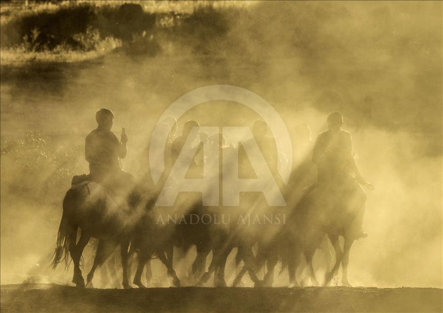 Kyrgyz Turks playing Buzkashi