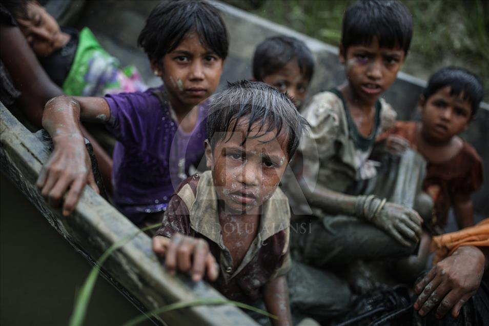 Poursuite de la fuite des Musulmans Rohingyas de l’Arakan 
