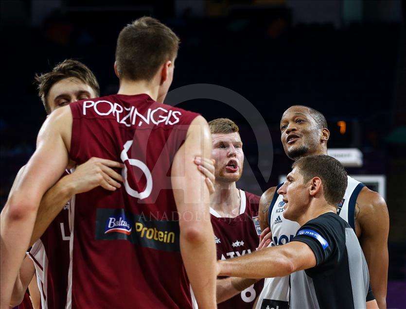 Slovenia vs Latvia dalam Perempatfinal FIBA Eurobasket 2017 