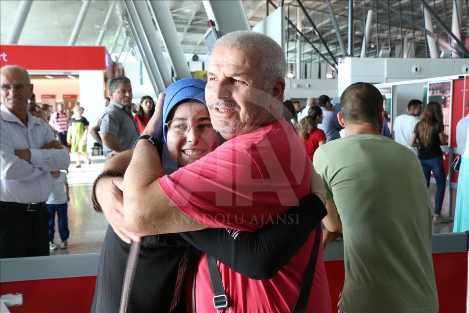 Shqipëri, haxhinjtë kthehen nga tokat e shenjta 
