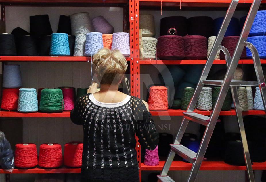 Pletenjem do sigurne zarade: Proizvodi žena iz BiH nose se diljem Evrope, Azije i Amerike
