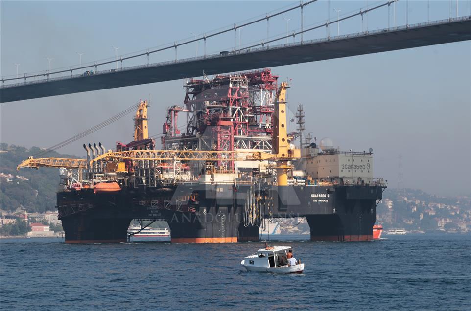 Oil-drilling platform transits Istanbul's Bosphorus​