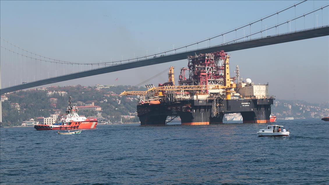 Oil-drilling platform transits Istanbul's Bosphorus​