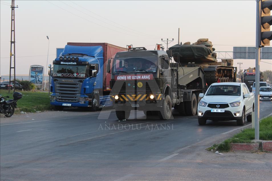 Des chars supplémentaires turcs arrivent aux frontières avec la Syrie 
