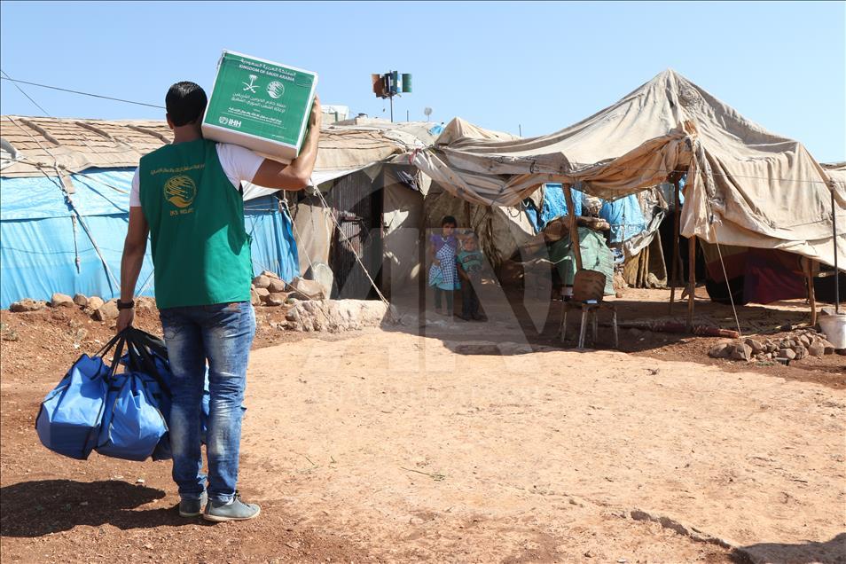 L’IHH turque distribue des aides saoudiennes à des nécessiteux en Syrie
